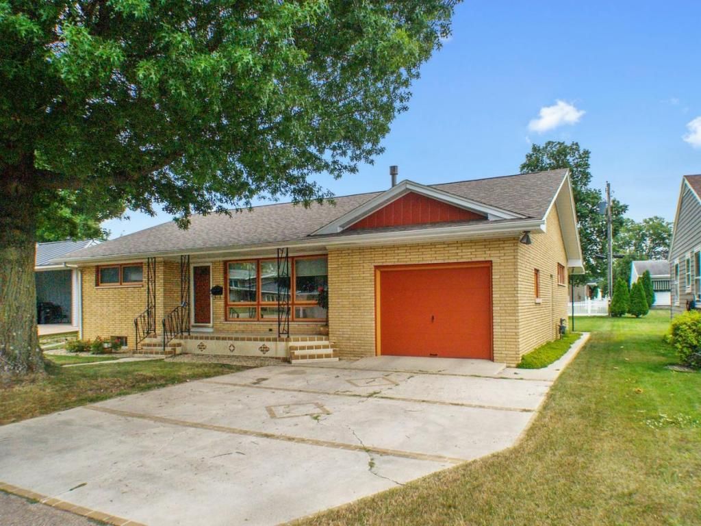 2209 23rd St S, La Crosse, WI 54601