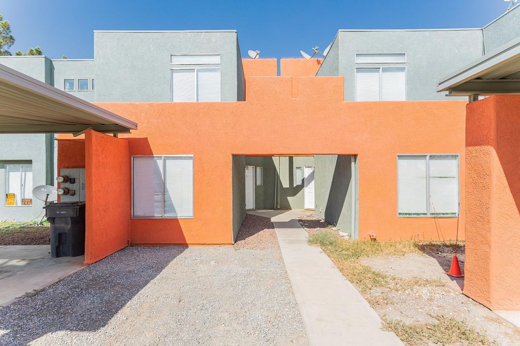 630 San Lorenzo St, Pahrump, NV 89048