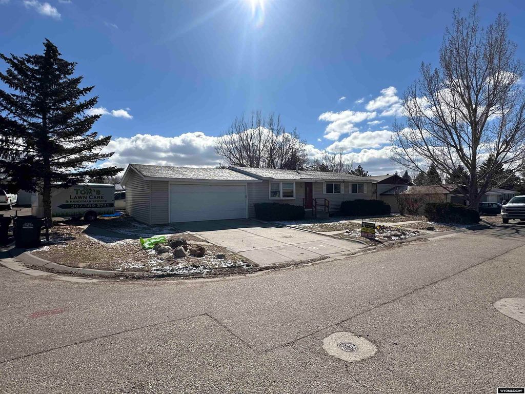 1102 View St, Rock Springs, WY 82901