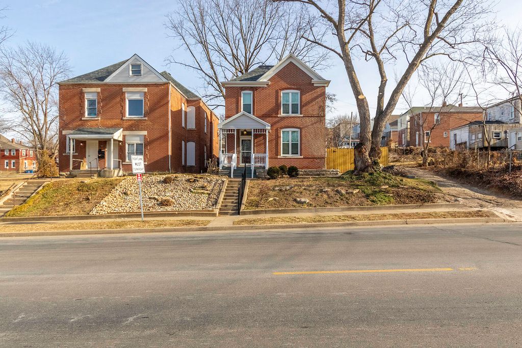 719 E McCarty St, Jefferson City, MO 65101