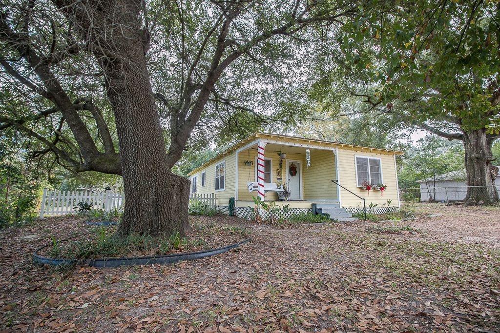2632 6th Ave, Gulfport, MS 3 Bed, 2 Bath SingleFamily Home 42