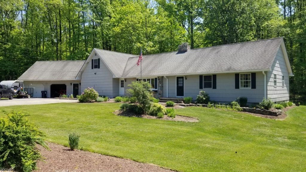 22 Ridge Rd, Hackettstown, NJ 07840