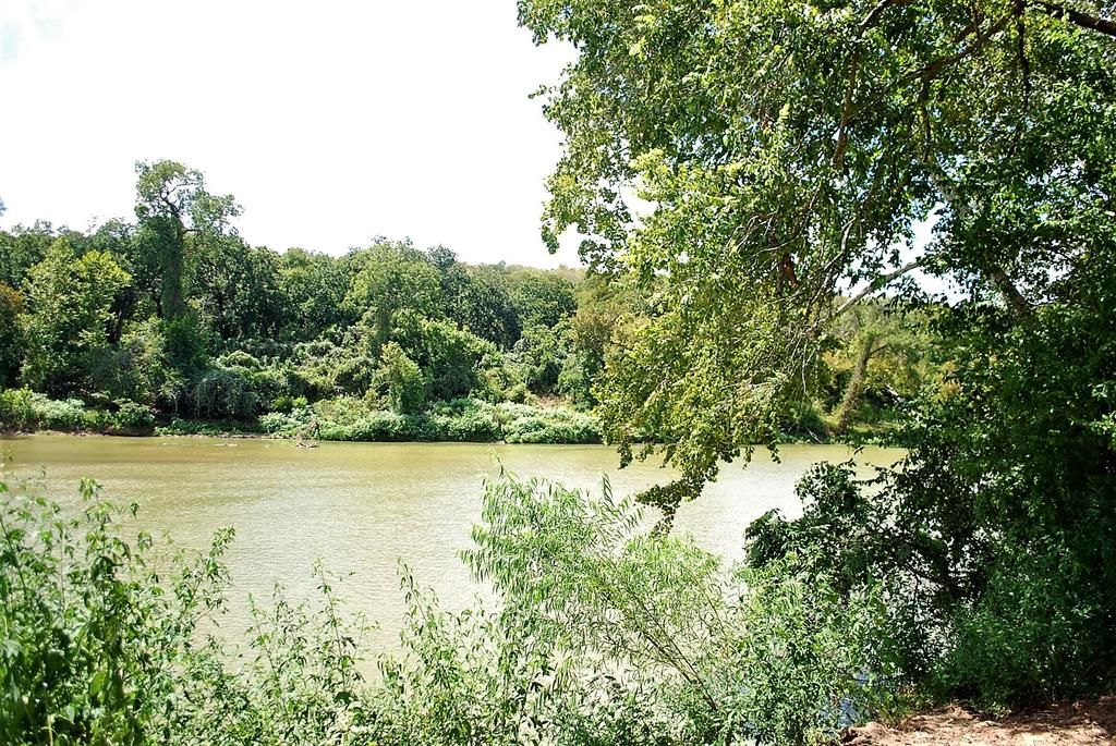 Edgewood Ln, Columbus, TX 78934