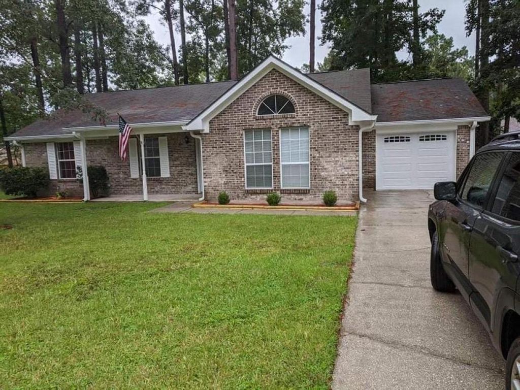 108 Crestwood Ct, Kingsland, GA 31548