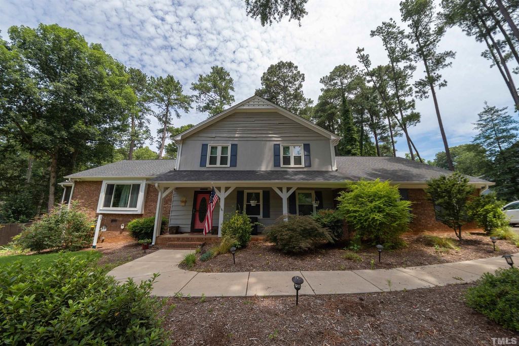 1326 Bloomingdale Dr, Cary, NC 27511