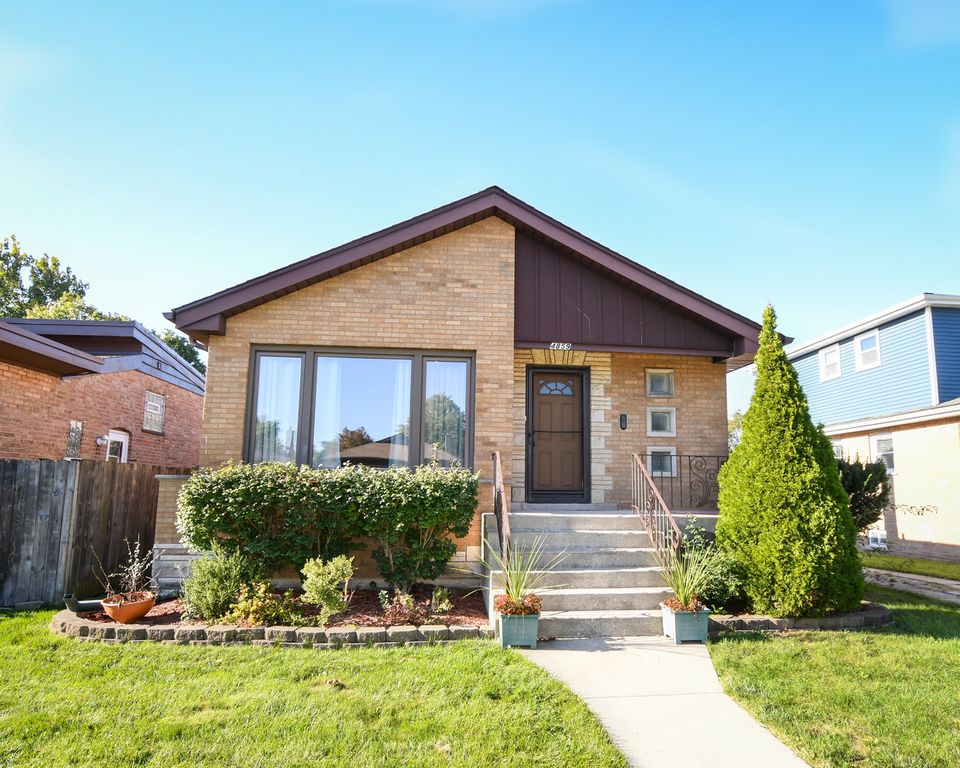 4859 Wick Dr, Oak Lawn, IL 60453