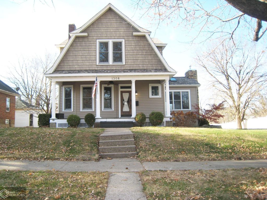 1308 Orleans Ave, Keokuk, IA 52632