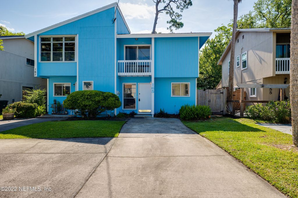 165 PINE ST, Atlantic Beach, FL 32233