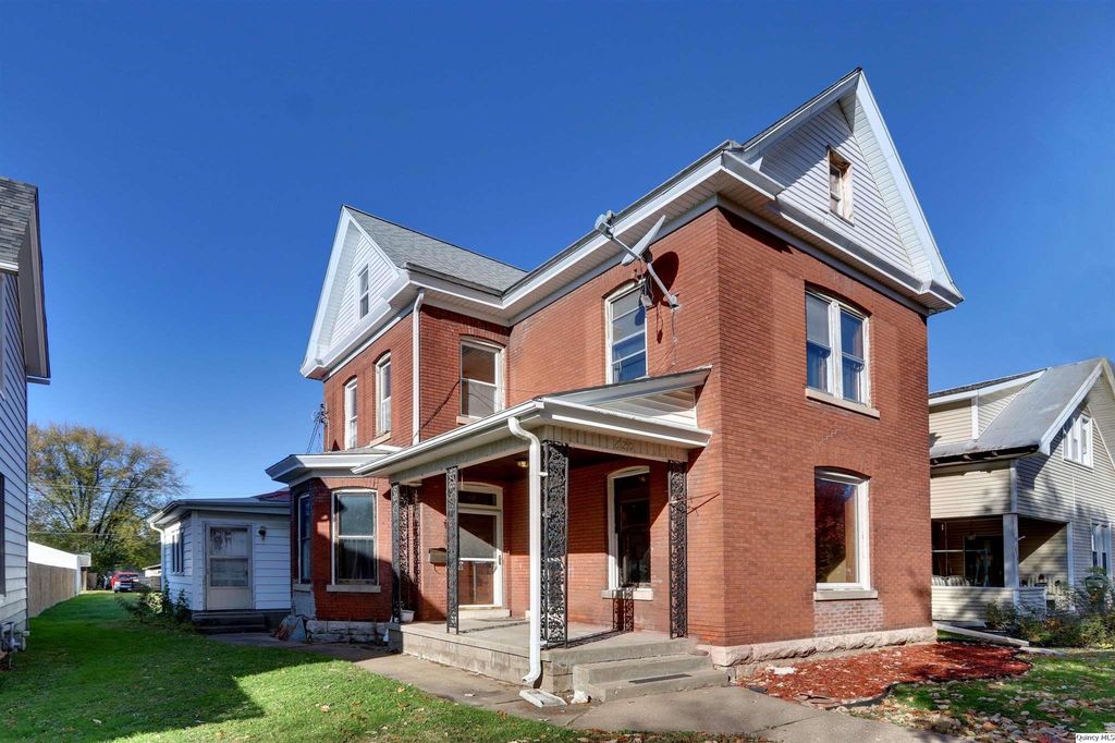 620 S 16th St, Quincy, IL 62301