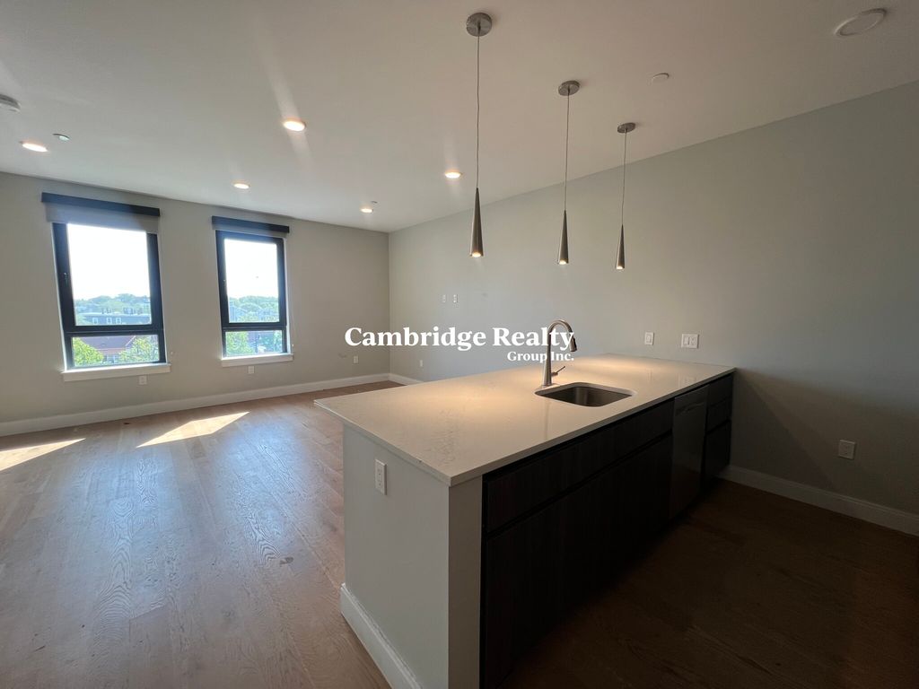 9 Central St #310T, Somerville, MA 02143