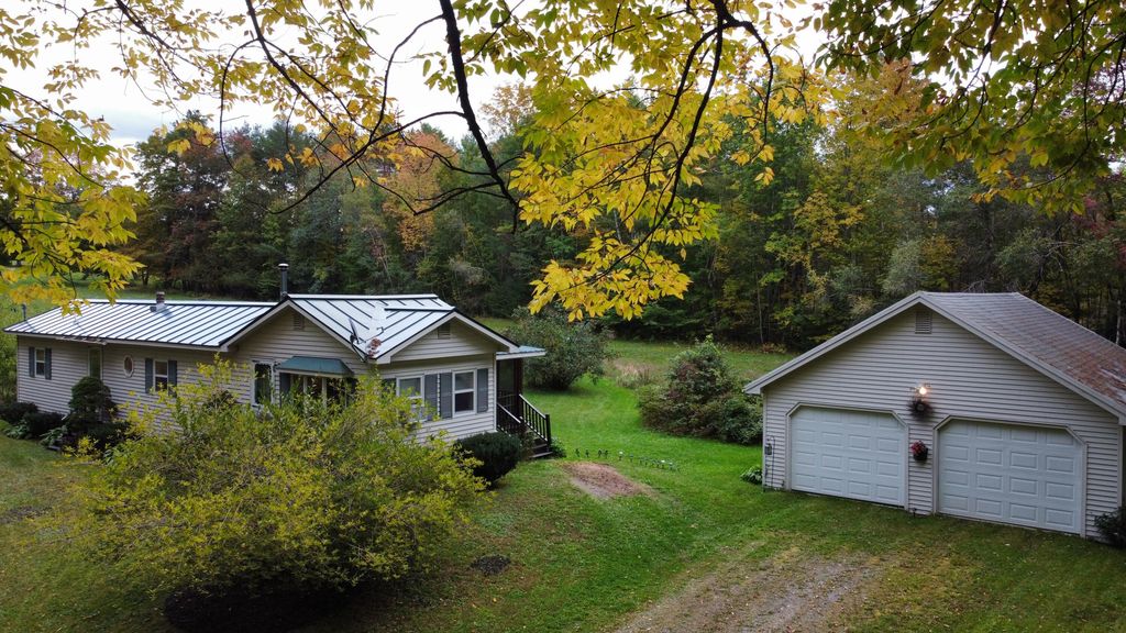375 Morrill Pond Rd, Hartland, ME 04943