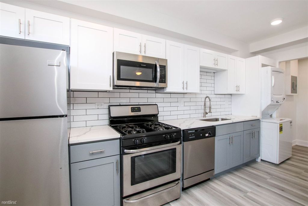 5920 N Ridge Ave, Chicago, IL 60660