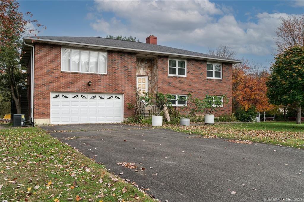 154 Pepperidge Tree Rd, Watertown, CT 06795