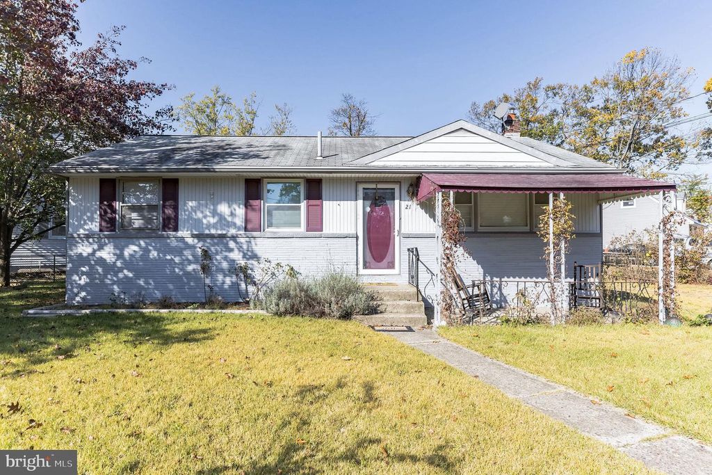 21 S Jefferson Ave, National Park, NJ 08063