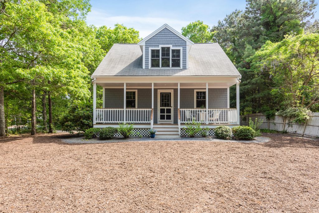 305 Monomoscoy Road, Mashpee, MA 02649 MLS 22402739 Trulia