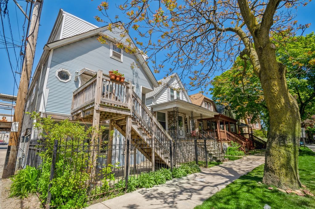 2332 W Eastwood Ave, Chicago, IL 60625