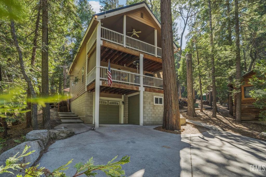 8713 Old State Rd, Wofford Heights, CA 93285