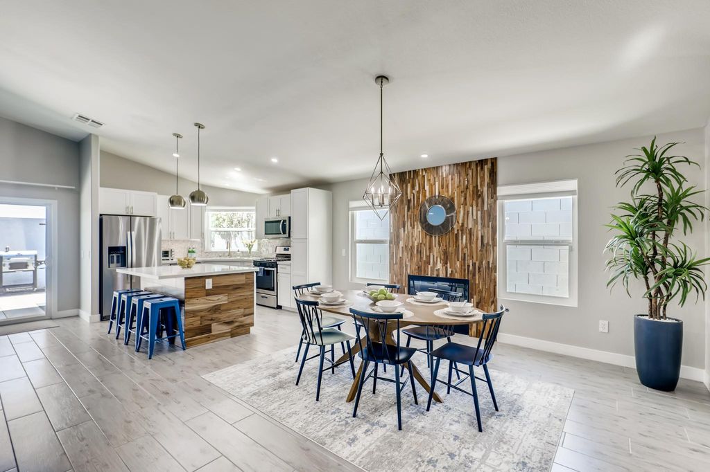 5538 Lonesome Biker Ln, Las Vegas, NV 89113