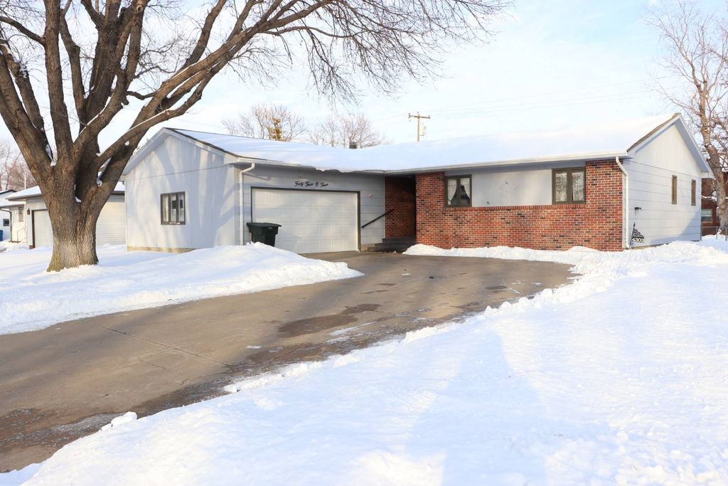 4303 Central Ave, Kearney, NE 68847
