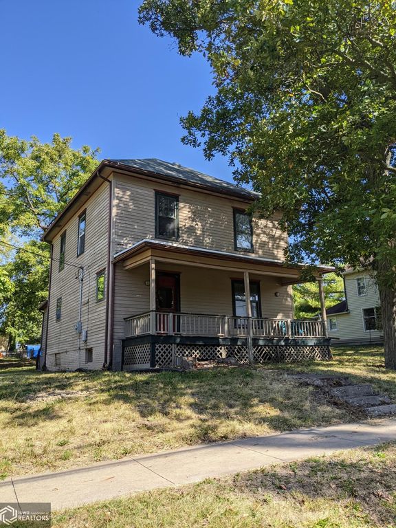 405 E Lowe Ave, Fairfield, IA 52556