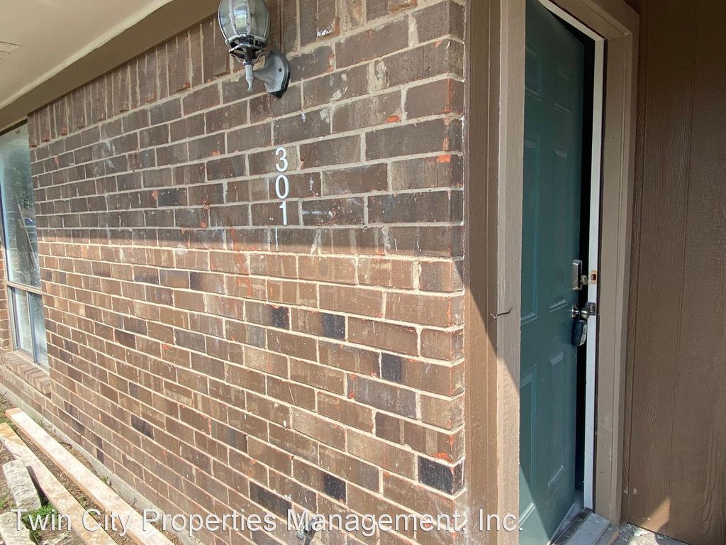 301 Amherst Ct #301, College Station, TX 77840