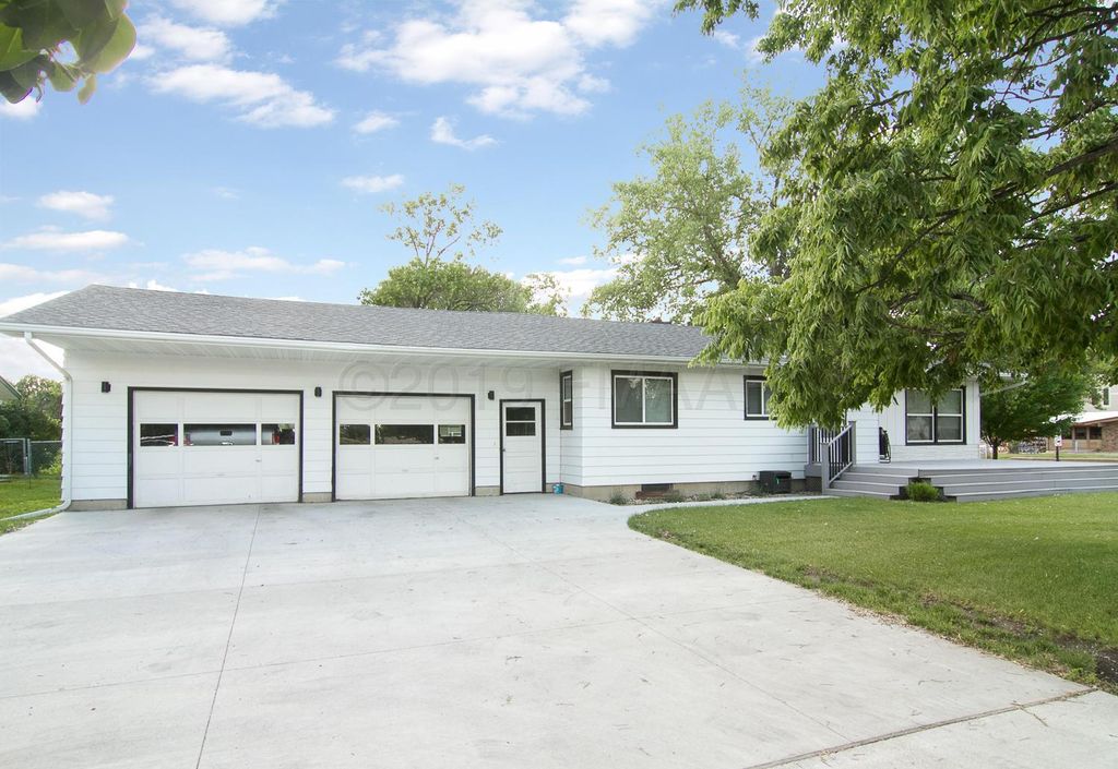 1302 Sheyenne St, West Fargo, ND 58078 Trulia
