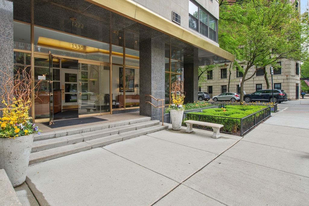 1335 N Astor St 3A, Chicago, IL 60610 Trulia