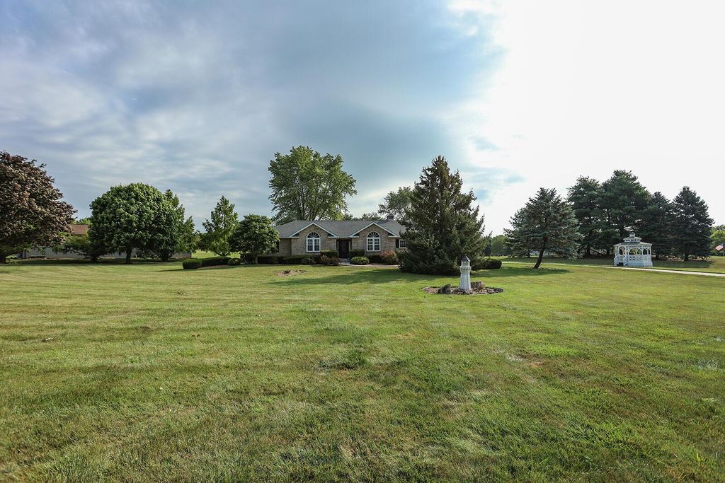 6850 Castlewood Dr NW, Carroll, OH 43112 Trulia