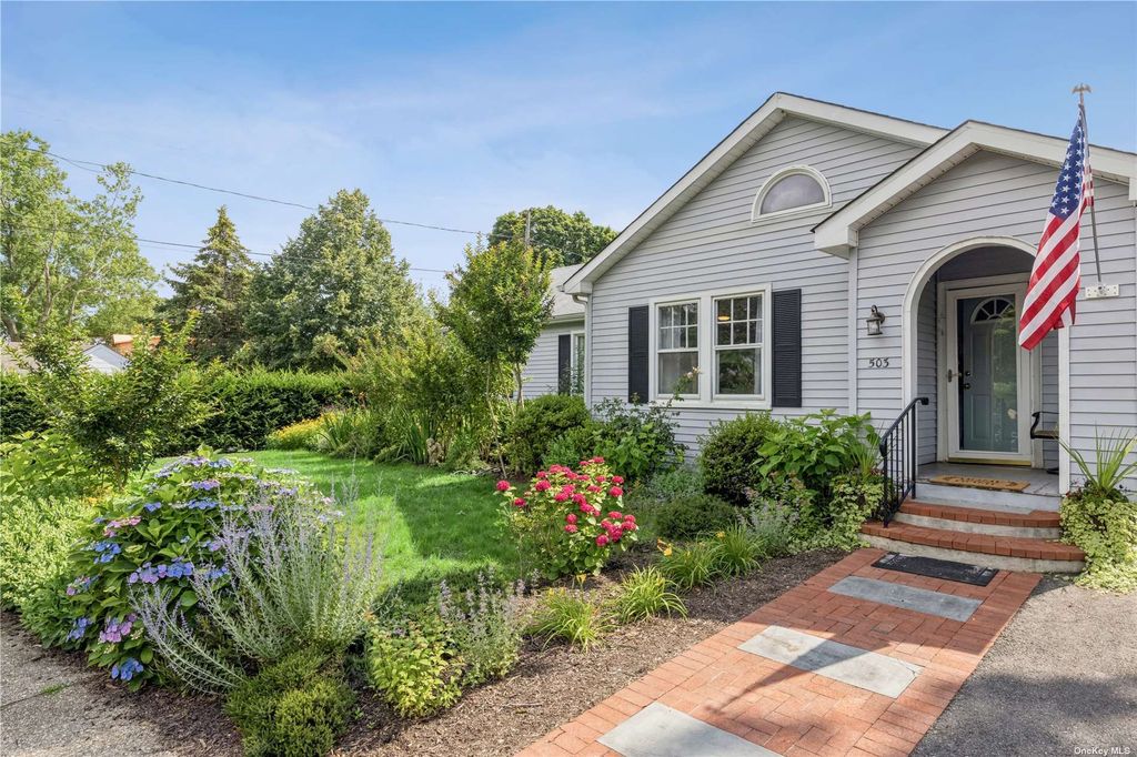 900 Bailey Ave, Greenport, NY 11944