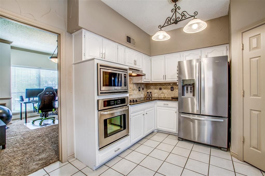 18557 Vista Del Sol, Dallas, TX - 3 Bed, 3 Bath Single-Family Home - 25