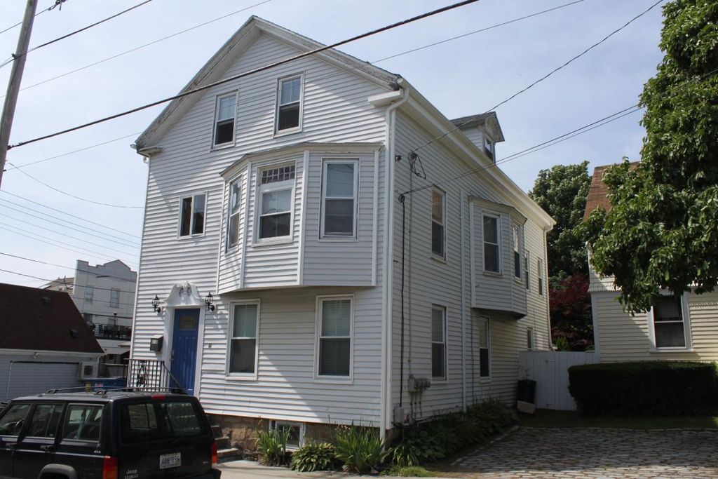 10 Howard St #1, Newport, RI 02840