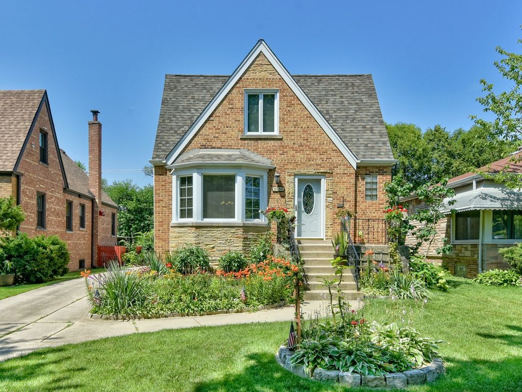 5038 N Oconto Ave, Harwood Heights, IL 60706