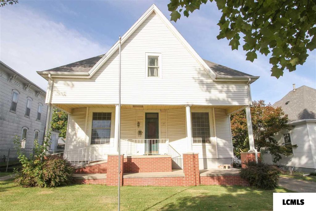 112 N Washington St, Mount Pulaski, IL 3 Bed, 2 Bath SingleFamily