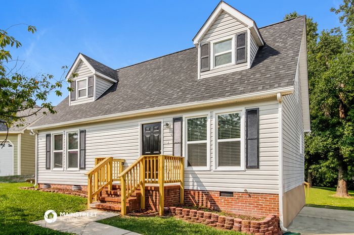 1207 Shanahan Ct, Greensboro, NC 27406