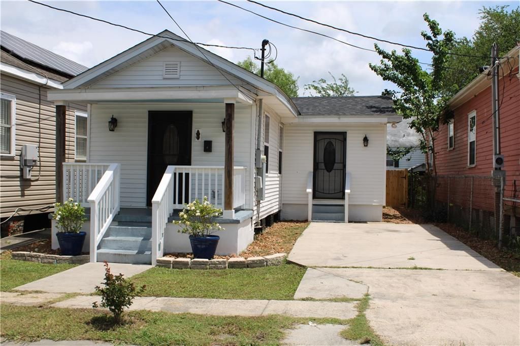 2037 Mazant St, New Orleans, LA 70117