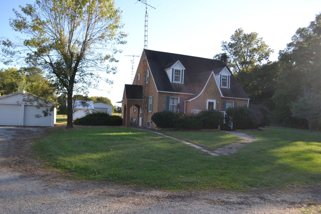 1426 County Road 50N, Greenup, IL 62428