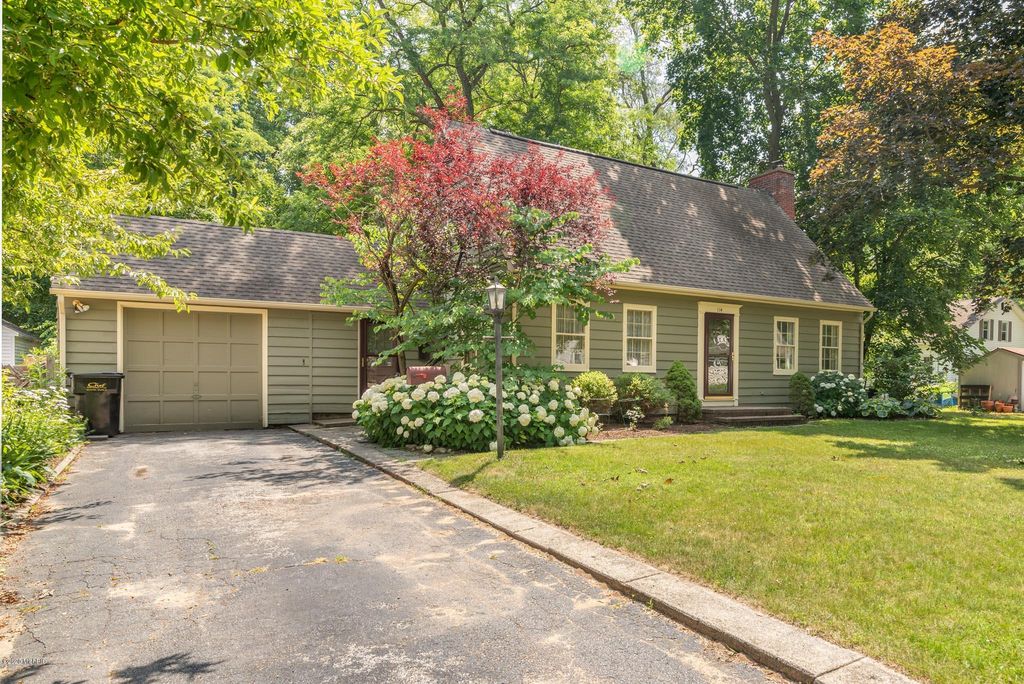 114 Gilkey St, Plainwell, MI 49080 Trulia