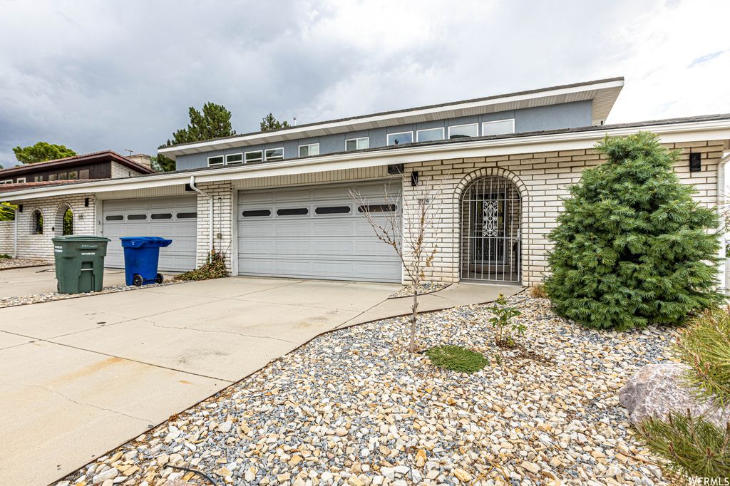 2174 S Wasatch Dr, Salt Lake City, UT 84109