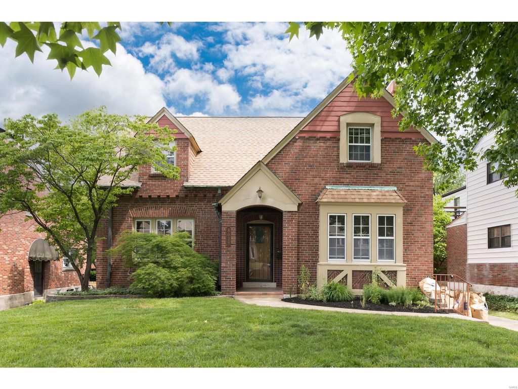 8029 Delmar Blvd, Saint Louis, MO 63130