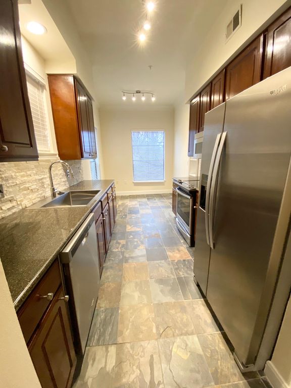 8604 Thackery St #174, Dallas, TX 75225