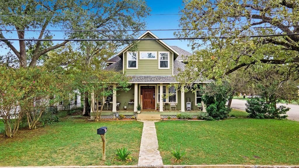 487 E Brenham St, Giddings, TX 78942