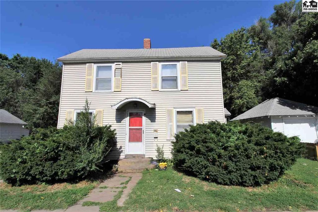 1015 N Poplar St, Hutchinson, KS 4 Bed, 2 Bath Multi 1015 N Poplar St, Hutchinson, KS 4 Bed, 2 Bath Multi