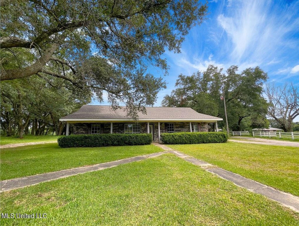 1179 Hubert Dedeaux Rd, Kiln, MS 39556 Trulia