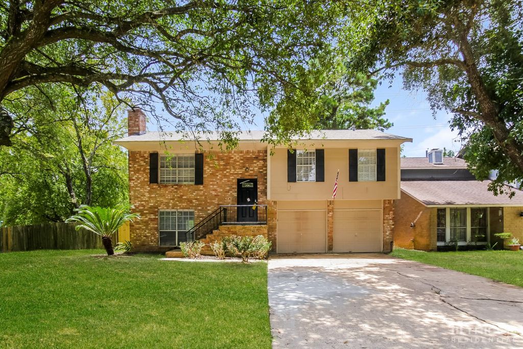 8610 Timber View Dr, Humble, TX 77346