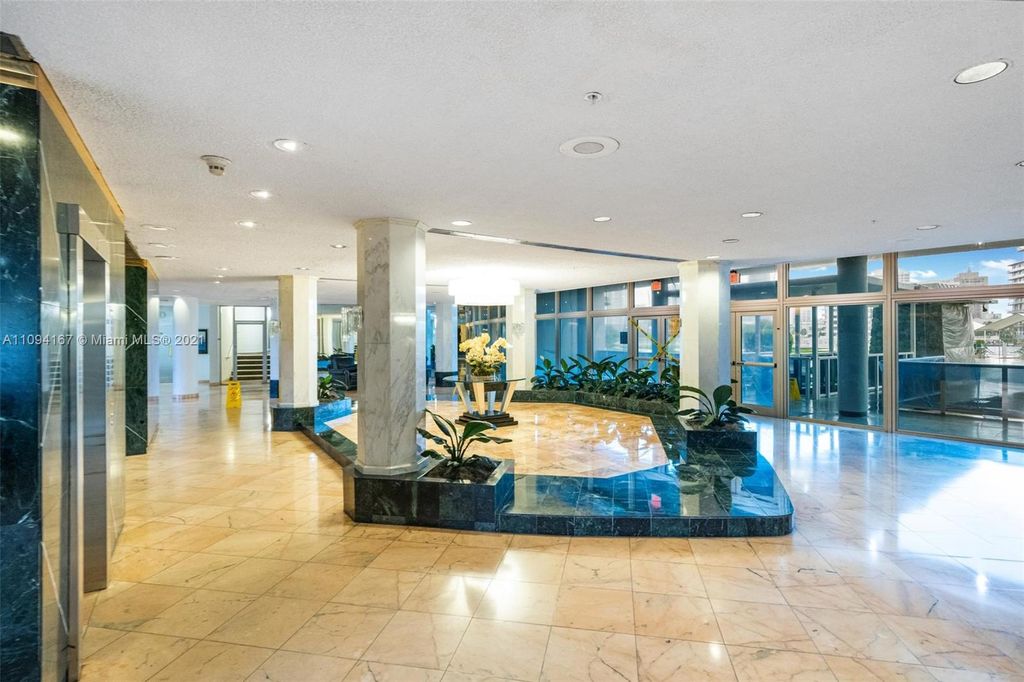 900 Bay Dr #208, Miami Beach, FL 33141