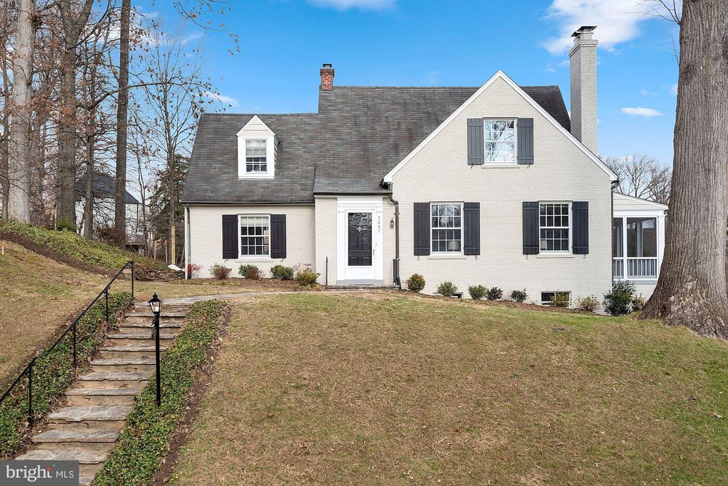3207 Leland St, Chevy Chase, MD 20815