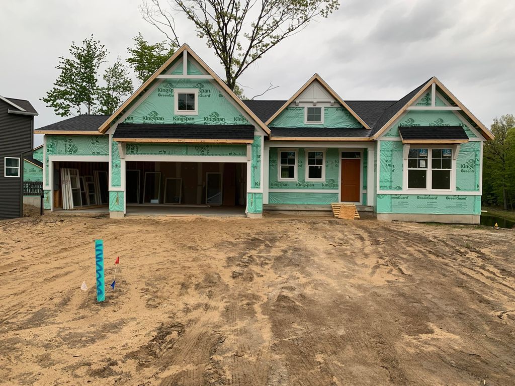 17921 Arbor Tree Dr #4, Spring Lake, MI 49456