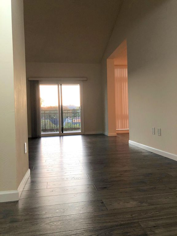 225 Virginia Ave #E, San Mateo, CA 94402