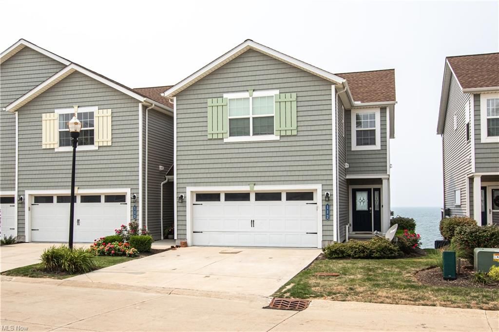 112 Larimar Dr, Willowick, OH 44095