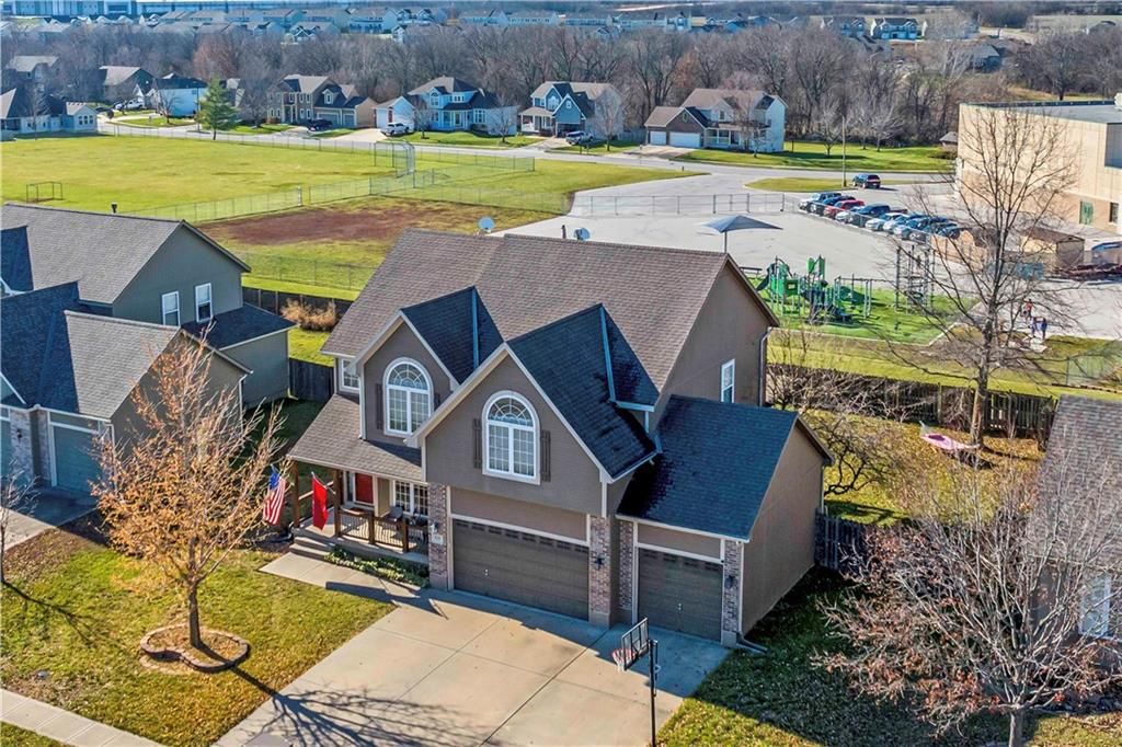 828 Trailway Dr, Raymore, MO 64083 Trulia